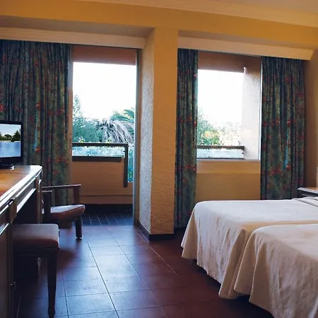 Dom Pedro Hotel